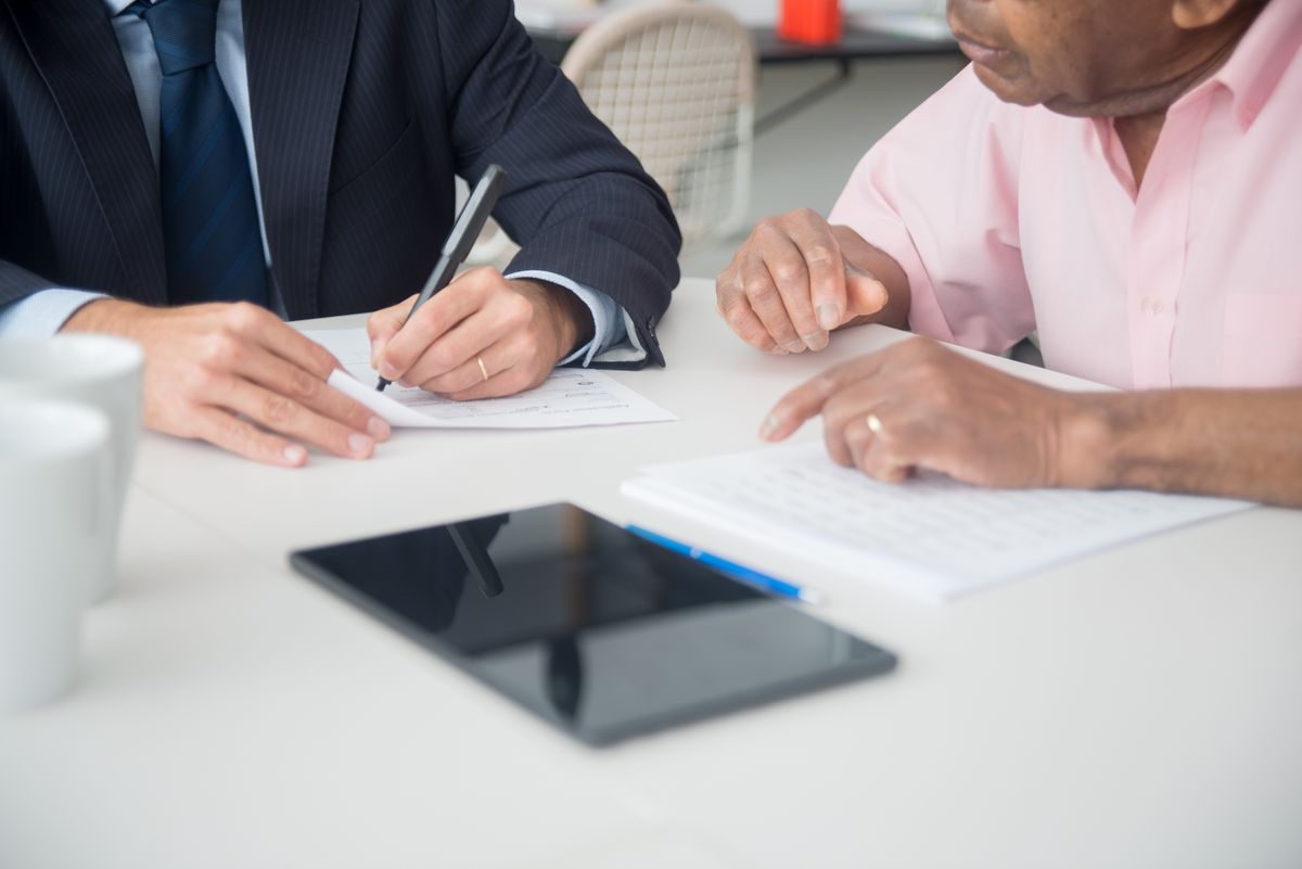 Signature d'un acte sous seing privé entre particuliers lors d'une transaction immobilière