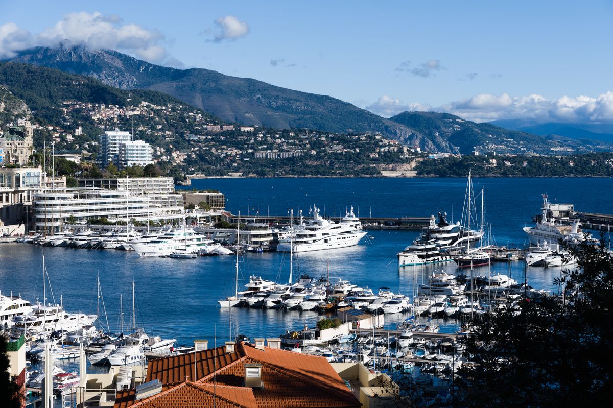 Vue aérienne de Monaco et du port de Monte-Carlo